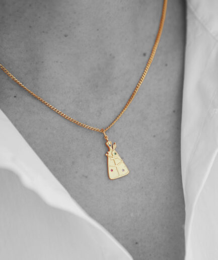 Medalla de la Virgen de Almuñécar chapada en oro