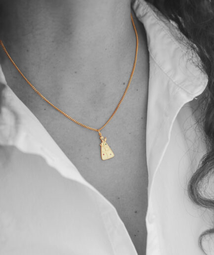 Medalla de la Virgen de Almuñécar chapada en oro