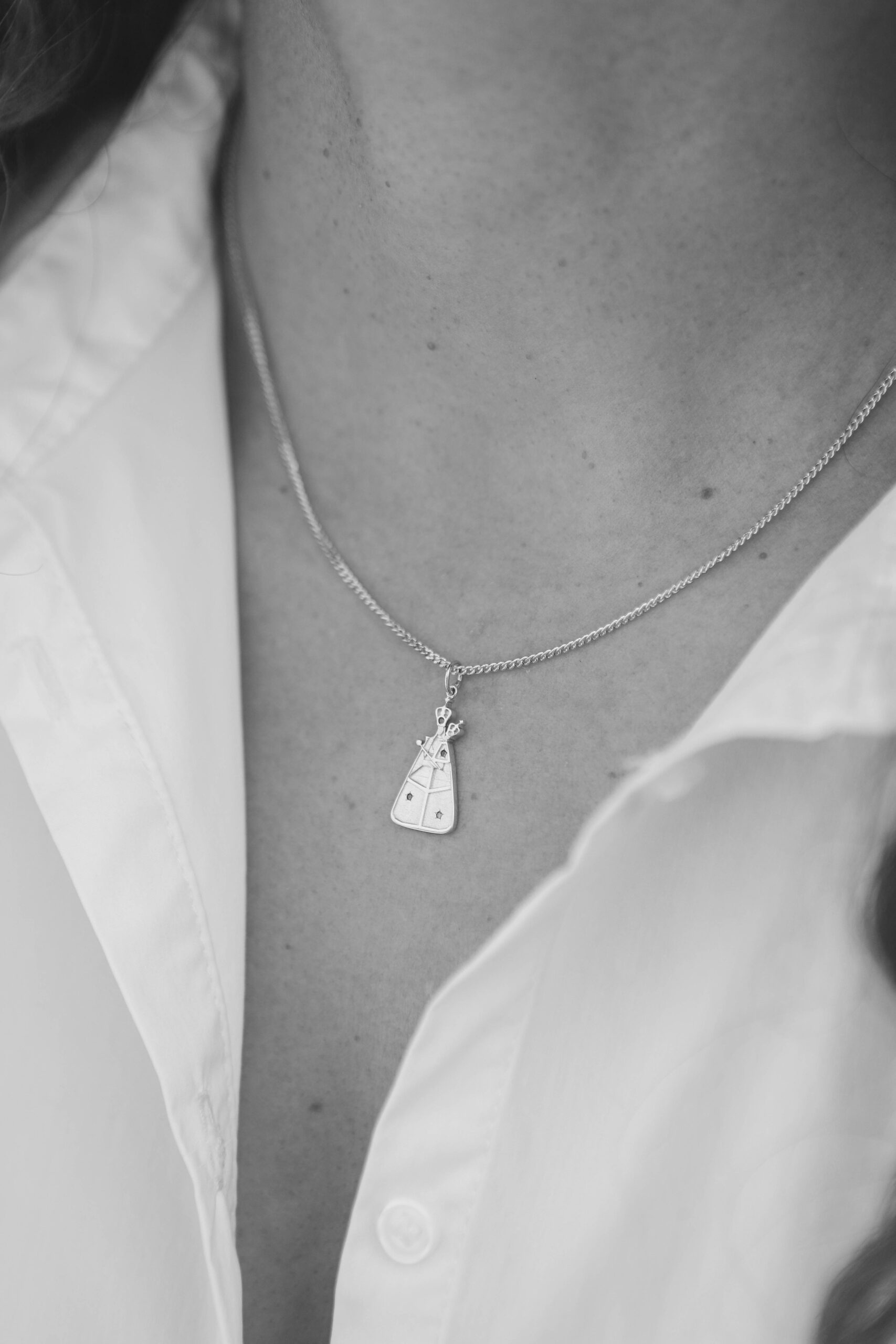 Medalla Virgen de Almuñécar Medalla Virgen de Almuñécar chapada en rodio