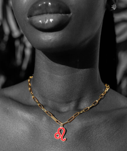 Medalla Leo chapada en oro 18k