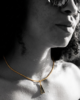 Collar Triangular con la Inicial "C" en oro de 18K | Essentia